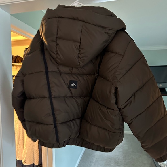 ALO Yoga Dark Brown Puffer Jacket - Picture 2 of 7